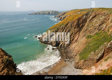 Costa lungo la Grand Greve Bay a la Coupee, isola di Sark, Baliato di Guernsey, dipendenza della Corona britannica, Manica, Europa Foto Stock
