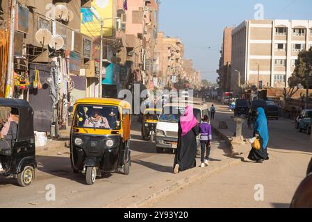 Via di Edfu, Egitto, Nord Africa, Africa Foto Stock