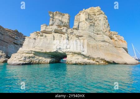 Formazioni rocciose di Kleftiko, Kleftiko, Isola di Milos, Isole Cicladi, Isole greche, Grecia, Europa Foto Stock