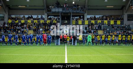 Gothenburg, Svezia, 15 settembre 2024. Giocatori dell'IFK Gothenburg e del BK Häcken prima del calcio d'inizio. Foto Stock