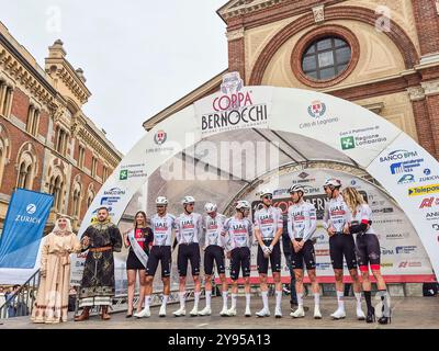 Italia, Legnano, Coppa Bernocchi 2024, UAE TEAM EMIRATES Foto Stock
