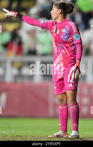 Roma, Italia. 8 ottobre 2024. Stadio tre Fontane, Roma, Italia - Camelia Ceasar di AS Roma durante la partita di calcio femminile di UEFA Champions League, Roma vs Wolfsburg, 8 ottobre 2024 (foto di Roberto Ramaccia/Sipa USA) crediti: SIPA USA/Alamy Live News Foto Stock