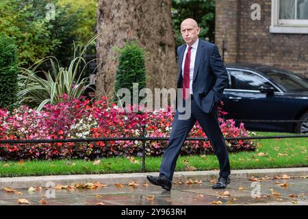 Londra, Inghilterra, Regno Unito. 8 ottobre 2024. Il Segretario alla difesa JOHN HEALEY arriva a Downing Street per una riunione del Gabinetto. (Credit Image: © Thomas Krych/ZUMA Press Wire) SOLO PER USO EDITORIALE! Non per USO commerciale! Foto Stock