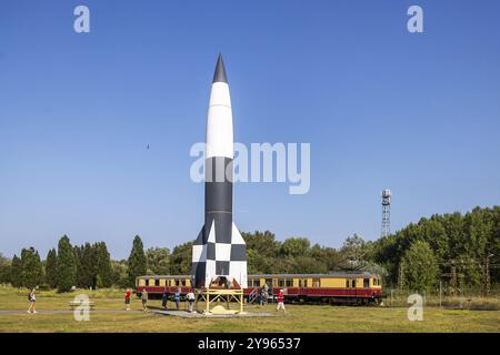 Modello del razzo Aggregat 4 (V 2). Museo storico-tecnico, paesaggio Monumento a Peenemuende. I nazionalsocialisti svilupparono armi di guerra al Foto Stock