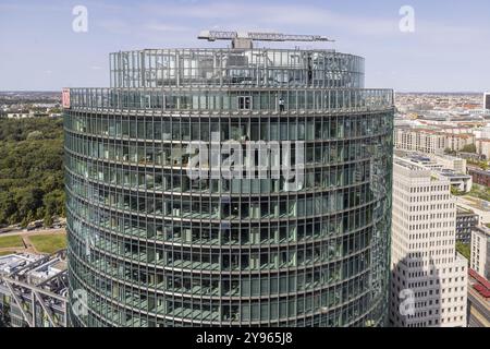 Edificio per uffici della Deutsche Bahn AG, torre ferroviaria. Vista dal punto panoramico Kollhoff-Tower a Potsdamer Platz, vista della città. Berlino, Germania, Europa Foto Stock