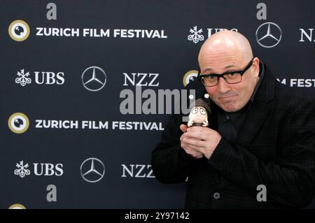 Adam Elliot bei der Premiere des Kinofilms 'Memoir of a Snail' auf dem 20. Zurich Film Festival 2024 im Frame 1. Zürich, 08.10.2024 Foto Stock