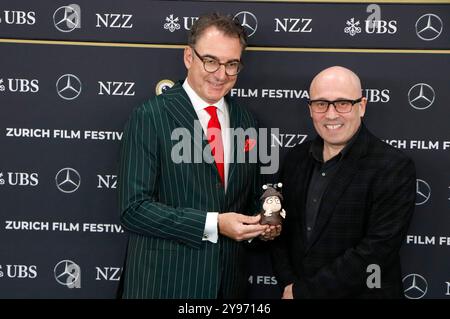 Christian Jungen und Adam Elliot bei der Premiere des Kinofilms 'Memoir of a Snail' auf dem 20. Zurich Film Festival 2024 im Frame 1. Zürich, 08.10.2024 Foto Stock