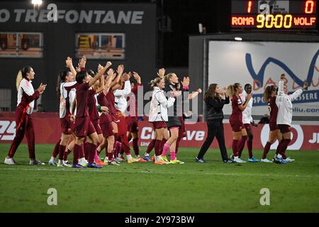 Roma, Italia. 8 ottobre 2024. Fine gara la partita di calcio femminile di Champions League 2024-2025 tra A.S. Roma e VfL Wolfsburg allo stadio tre fontane, Italia (felice De Martino/SPP) credito: SPP Sport Press Photo. /Alamy Live News Foto Stock