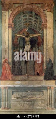 MASACCIO (1401, San Giovanni Valdarno, 1428, Roma) Trinità 1425-28 affresco, 667 x 317 cm Santa Maria Novella, Firenze questa è l'opera più famosa di Masaccio accanto agli affreschi delle Cappelle Brancacci. Ci sono varie opinioni su quando esattamente questo affresco fu dipinto tra il 1425 e il 1428. Fu descritta in dettaglio da Vasari nel 1568, che sottolineò il virtuosismo del trompe l'oeil nella struttura architettonica del dipinto: "Una volta a botte disegnata in prospettiva, e divisa in quadrati con rosette che diminuiscono e sono così ben accorciati che sembra esserci un Foto Stock
