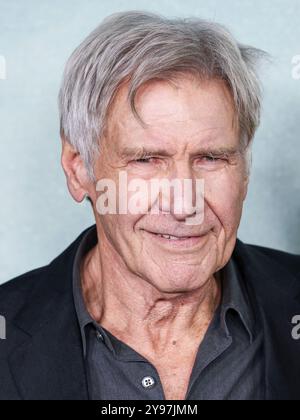 WEST HOLLYWOOD, LOS ANGELES, CALIFORNIA, USA - 08 OTTOBRE: Harrison Ford arriva alla prima mondiale della Apple TV+ Series 'Shrinking' Season 2, tenutasi al Pacific Design Center l'8 ottobre 2024 a West Hollywood, Los Angeles, California, Stati Uniti. (Foto di Xavier Collin/Image Press Agency) Foto Stock