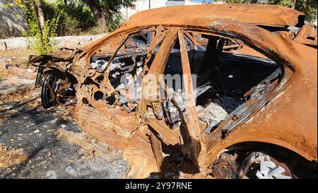 2 settembre 2024 tre auto civili sono state colpite da un missile anticarro Hizbollah ad Avivim Avivim è un moshav in Israele, nella parte più settentrionale dell'alta Galilea, a meno di un chilometro (3.000 piedi) dalla linea blu con il Libano. Foto Stock