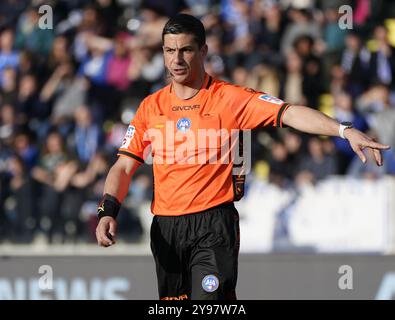 Firenze, Italia. 20 aprile 2024. L'arbitro Gianluca Manganiello durante la partita di calcio di serie A tra Empoli e Napoli allo Stadio Empoli di Empoli (FI), centro Italia - sabato 6 aprile 2024. Sport - calcio (foto di Marco Bucco/la Presse) credito: LaPresse/Alamy Live News Foto Stock