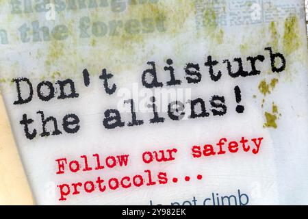 Informazioni sugli UFO nel presunto sito di atterraggio, Rendlesham Forest, Suffolk, Inghilterra, Regno Unito - non disturbare gli alieni Foto Stock