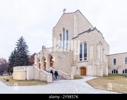 La Basilica di San Giuseppe a Edmonton fonde stili neogotici e romanici Foto Stock
