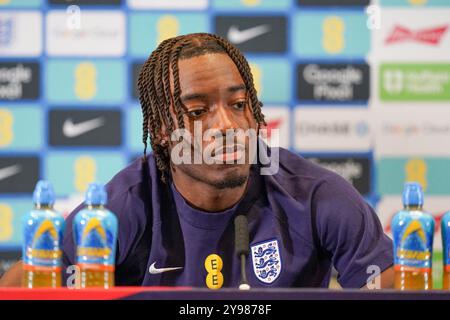 Noni Madueke Press Conference durante la sessione di allenamento dell'Inghilterra in vista della partita Inghilterra contro Grecia al St. George's Park, Burton upon Trent, Inghilterra, Regno Unito, l'8 ottobre 2024 Foto Stock