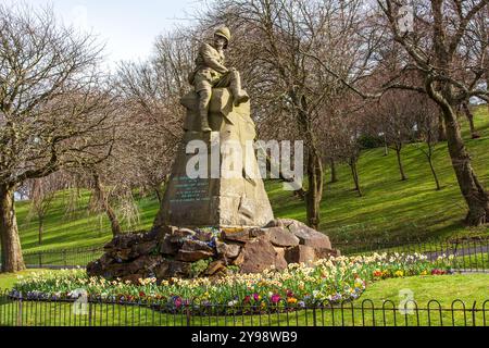 War Memorial che ricorda i soldati della Highland Light Infantry caduti nella guerra boera, Kelvingrove Park, Glasgow, Scozia Foto Stock