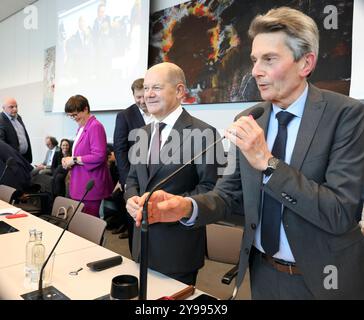 Berlino, Germania, 8 ottobre 2024. Il Cancelliere tedesco Olaf Scholz in vista di una riunione del gruppo parlamentare nel Bundestag tedesco. Foto Stock