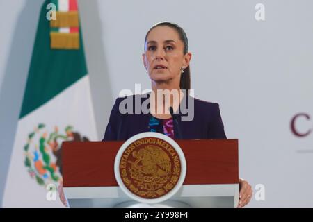 Città del Messico, Messico. 09 ottobre 2024. Claudia Sheinbaum Pardo, presidente del Messico, ha parlato durante una conferenza informativa, dove ha parlato delle riforme energetiche, al Palazzo Nazionale. Il 9 ottobre 2024 a città del Messico, Messico. (Foto di Carlos Santiago/ credito: Eyepix Group/Alamy Live News Foto Stock