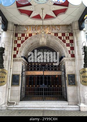 I Savoy Simpson, famosi in tutto il mondo, in The Strand, Londra, Regno Unito Foto Stock
