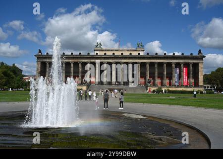 Berlino, Germania - 3 agosto 2024: L'Altes Museum (Old Museum) è un edificio storico dell'Isola dei Musei nel centro di Berlino. Foto Stock