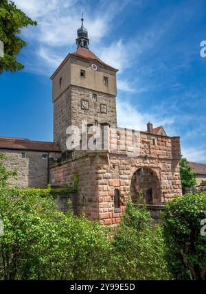 Porta storica della città di Wolframs-Eschenbach (Franconia, Germania Foto Stock