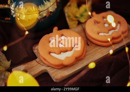 Buon Halloween Cupcakes. Biscotti di Halloween. Composizione per Halloween con dolci Foto Stock