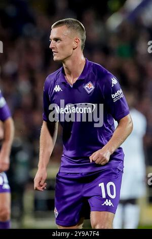 Firenze, Italia. 6 ottobre 2024. Albert Gudmundsson dell'ACF Fiorentina guarda durante la partita di serie A Enilive tra l'ACF Fiorentina e l'AC Milan allo Stadio Artemio Franchi il 6 ottobre 2024 a Firenze. Crediti: Giuseppe Maffia/Alamy Live News Foto Stock