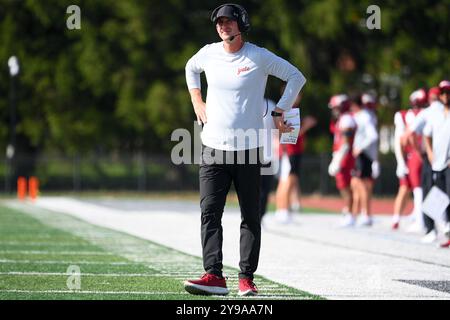 Hamilton, New York, Stati Uniti. 21 settembre 2024. Il capo-allenatore dei Colgate Raiders Stan Dakosty affronta i Cornell Big Red sabato 21 settembre 2024 all'Andy Kerr Stadium di Hamilton, New York. Rich Barnes/CSM/Alamy Live News Foto Stock