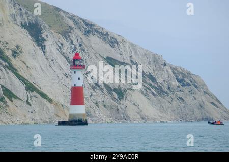 South Downs, Regno Unito - 7 settembre 2024 - le scogliere bianche di Beachy Head e il faro Foto Stock