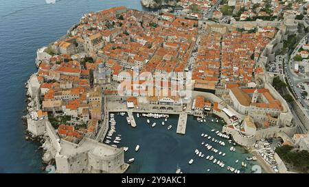 Veduta aerea di Dubrovnik, città nella costa meridionale della Croazia del Mare Adriatico Foto Stock
