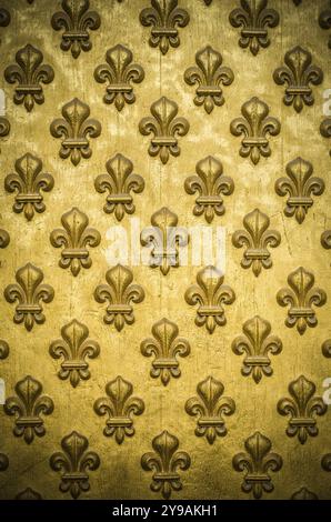 Sfondo texture di Un regale, stemma in oro Fleur-de-lis sulla tomba di Napoleone a Parigi, Francia, Europa Foto Stock