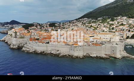 Veduta aerea di Dubrovnik, città nella costa meridionale della Croazia del Mare Adriatico Foto Stock