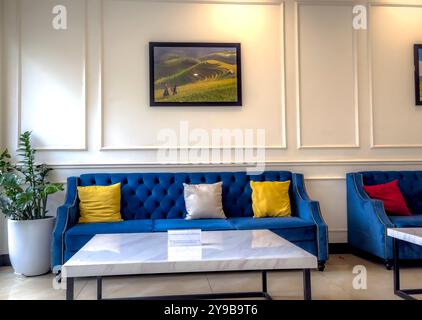 Aeroporto noi Bai - Hanoi, Vietnam - 12 settembre 2024: Un piccolo angolo della lobby presso il Paragon noi Bai Hotel. Lo spazio è progettato in un moderno e lussuoso Foto Stock