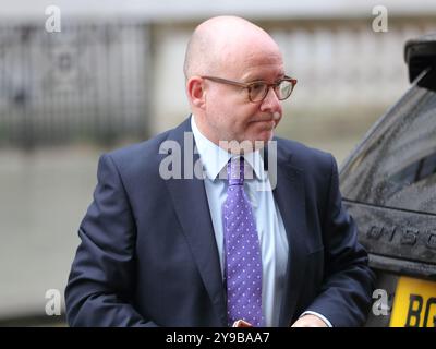 Londra, Regno Unito. 8 ottobre 2024. Richard Hermer KC, procuratore generale arriva per la riunione del Gabinetto. Foto Stock