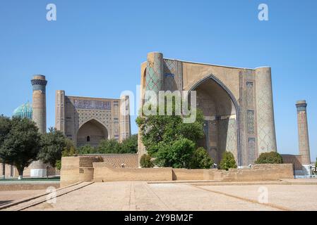 Madrasa medievale Bibi Khanum, Samarcanda. Repubblica dell'Uzbekistan Foto Stock