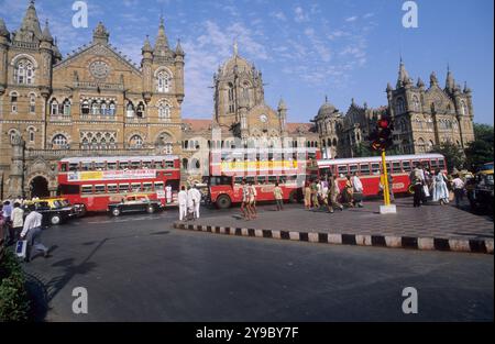 Il terminal Chhatrapati Shivaji è un sito patrimonio dell'umanità dell'UNESCO. Capolinea della Victoria Railway, Mumbai, India. Foto Stock