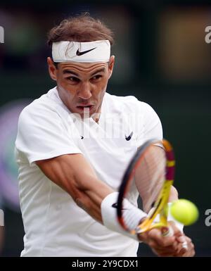Foto del file datata 04/07/22 di Rafael Nadal. Rafael Nadal ha annunciato che si ritirerà dal tennis professionistico. Il 38enne spagnolo, che ha vinto 22 titoli del grande Slam di cui 14 all'Open di Francia, ha rivelato la notizia in un videomessaggio pubblicato su X. data del numero: Giovedì 10 ottobre 2024. Foto Stock