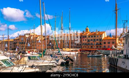 Porto turistico di Saint Tropez, nel Var, in Provenza Alpi Côte Azzurra, Francia Foto Stock