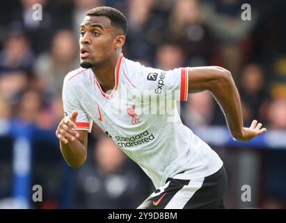 Londra, Regno Unito. 5 ottobre 2024. 5 ottobre 2024 - Crystal Palace V Liverpool - Premier League - Selhurst Park. Ryan Gravenberch di Liverpool in azione. Credito: Mark Pain/Alamy Live News Foto Stock