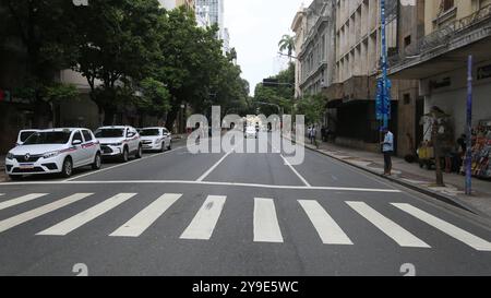 Attraversamento pedonale di salvador, bahia, brasile - 5 gennaio 2024: Un attraversamento pedonale è visto nella città di Salvador. SALVADOR BAHIA BRASILE Copyright: XJoaxSouzax 050124JOA4311375 Foto Stock