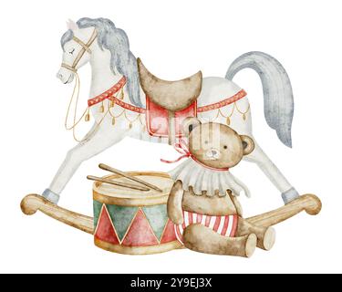 Cavallo a dondolo con orsacchiotto e illustrazione rétro con acquerello a tamburo. Disegno di giocattoli vintage per bambini nei colori rosso e verde su sfondo isolato per biglietti di auguri per bambini o inviti per bambini. Foto Stock