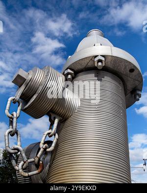 Il più grande Fire Hydrant Busted Plug Plaza del mondo, Taylor Street Columbia, South Carolina, creato dall'artista del South Carolina Blue Sky, è una 000 scultura alta 40 metri, di 675 kg, inaugurata nel 2001 Foto Stock