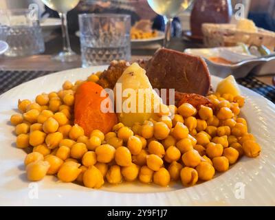 Cocido Madrileño di servire. Madrid, Spagna. Foto Stock