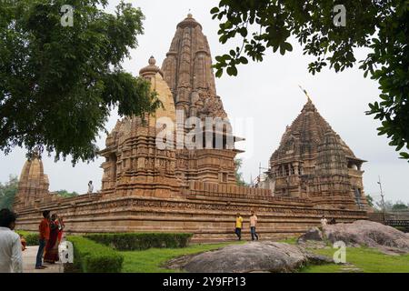 Tempio di Lakshmana. È dedicato alla forma Vaikuntha di Vishnu, costruita dal sovrano Chandella Yashovaman tra il 930-959 d.C. circa. Gruppo Khajuraho di Mo Foto Stock