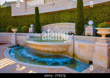Fontana nei Giardini Bahai del Monte Carmelo ad Haifa, Israele, Medio Oriente Foto Stock