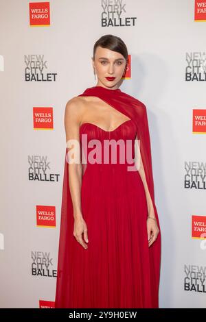 New York, Stati Uniti. 09 ottobre 2024. Mary Leest partecipa al New York City Ballet 2024 Fall Fashion Gala al David H. Koch Theater al Lincoln Center di New York, USA, il 9 ottobre 2024. (Foto di Thenews2/NurPhoto) crediti: NurPhoto SRL/Alamy Live News Foto Stock