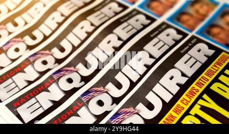 Ultime copie del giornale National Enquirer in edicola - la rivista americana settimanale tabloid, di A360 media, nota per il giornalismo checkbook. Foto Stock