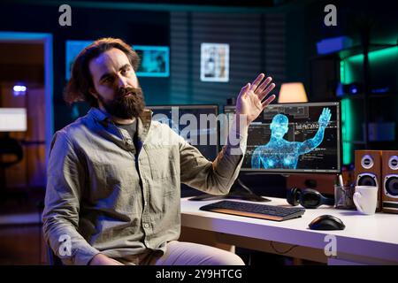 Superintelligenza deviante che schiavizza il suo creatore, controlla i suoi arti, fa movimenti robotici. Intelligenza artificiale canaglia che possiede scienziato informatico, che trema l'umanità Foto Stock