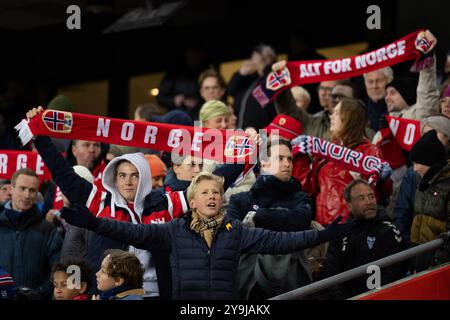 Oslo, Norvegia. 10 ottobre 2024. Oslo, Norvegia, 10 ottobre 2024: I tifosi norvegesi sono visti prima della partita di calcio del gruppo B3 della UEFA Nations League tra Norvegia e Slovenia allo stadio Ullevaal di Oslo, Norvegia. (Ane Frosaker/SPP) credito: SPP Sport Press Photo. /Alamy Live News Foto Stock