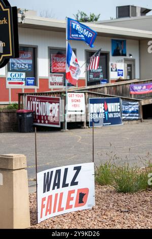 Red Wing, Minnesota. Walz non ha firmato davanti alla sede del GOP. Foto Stock